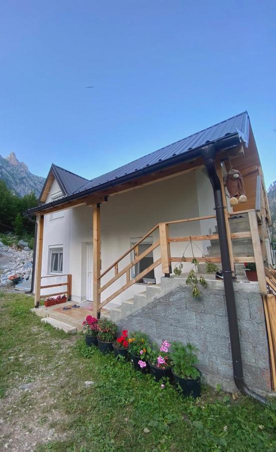 Guesthouse Gezim Selimaj Valbone Extérieur photo
